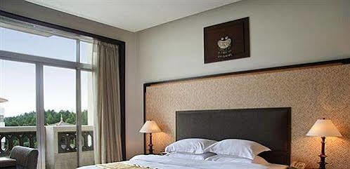Merryland Resort Ґуйлінь Екстер'єр фото
