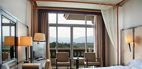 Merryland Resort Ґуйлінь Екстер'єр фото